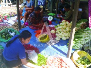 TAK MENENTU. Hasil Pertanian di wilayah Kabupaten Probolinggo cenderung fluktuatif menjelang bulan puasa.