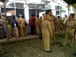 PEGAWAI. THL K1 mempunyai harapan untuk diangkat CPNS, karena hak pengangkatannya sudah dikembalikan.