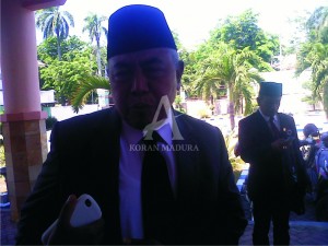 Fadhilah Budiono, Ketua BNK Sampang ketika diminta keterangannya mengenai tindak lanjut rencana uji ulang tes urine para cakades, Senin (7/9).