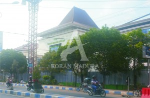 MEGAH. Pembangunan Gedung RSUD Syamrabu sudah hampir rampung.