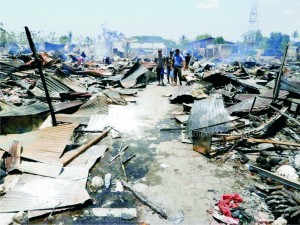 JADI ARANG. Hampir semua bangunan di Pasar Pakong, Kecamatan Pakong, Pamekasan, jadi arang setelah terbakar hampir 5 jam pada Oktober 2014.