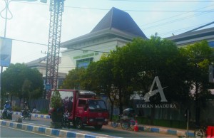 MEGAH. RSUD Syamrabu menjadi rumah sakit terbesar se-Madura, tetapi minim dokter spesialis.