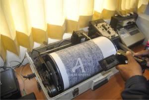 LEVEL WASPADA. Data seismograph menunjukkan gempa tremor dengan amplitudo maksimal 0,5 milimeter dan mendatar 6 milimeter.