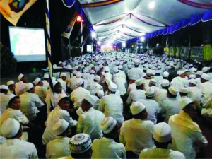Amalan dan kalimat suci menggema dari ribuan santri dari berbagai Pondok Pesantren dalam istigasah kamtibmas yang digelar Polres Probolinggo Kota.