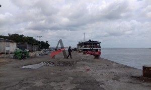 KM DBS I gagal berangkat akibat cuaca buruk, Rabu, 21 Desember 2016.