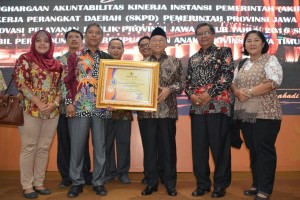 Bupati Photo bersama dg Direktur RSUD dan Pejabat penting dilingkungan RSUD dr. H. Moh Anwar Sumenep. (ALI HUMAIDI/HUMAS)