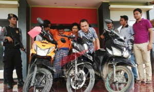 MS saat digelandang polisi. (ALMUSTAFA)