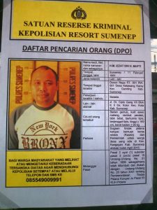 Selebaran DPO dari Kepolisian Resort Sumenep. (JUNAIDI)
