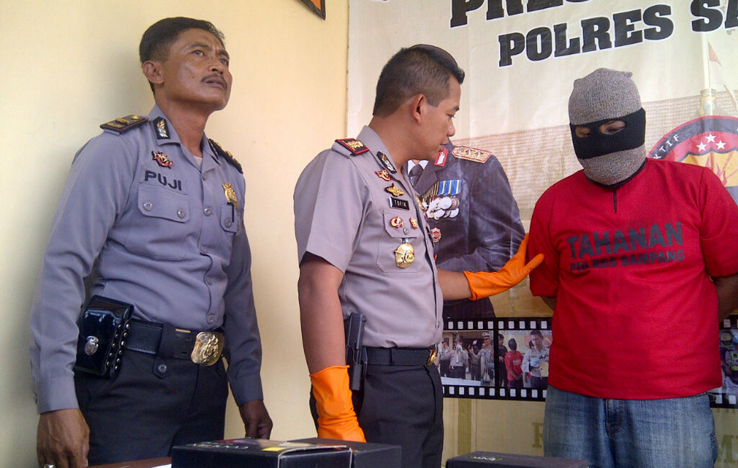 Penjual Kerupuk yang Bobol Rumah Kosong Keok