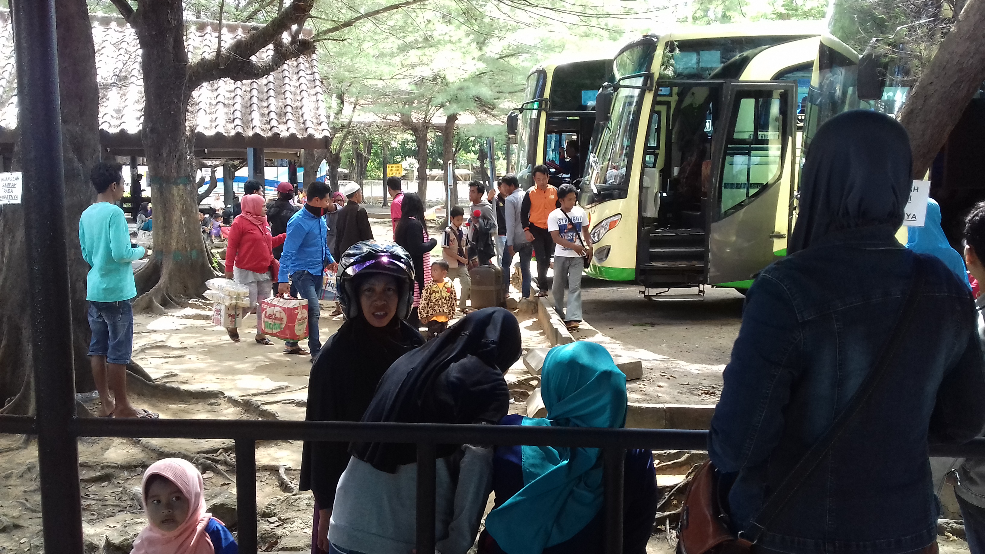 Penumpang Bis Mulai Meningkat