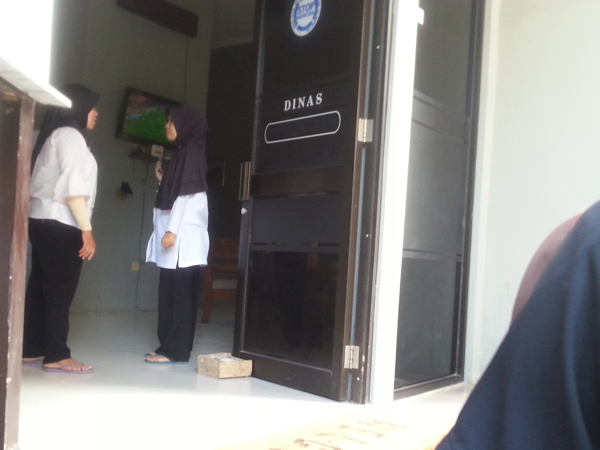 Pegawai Ketapang dan Peternakan Sumenep Pakai Sandal Jepit saat Jam Dinas