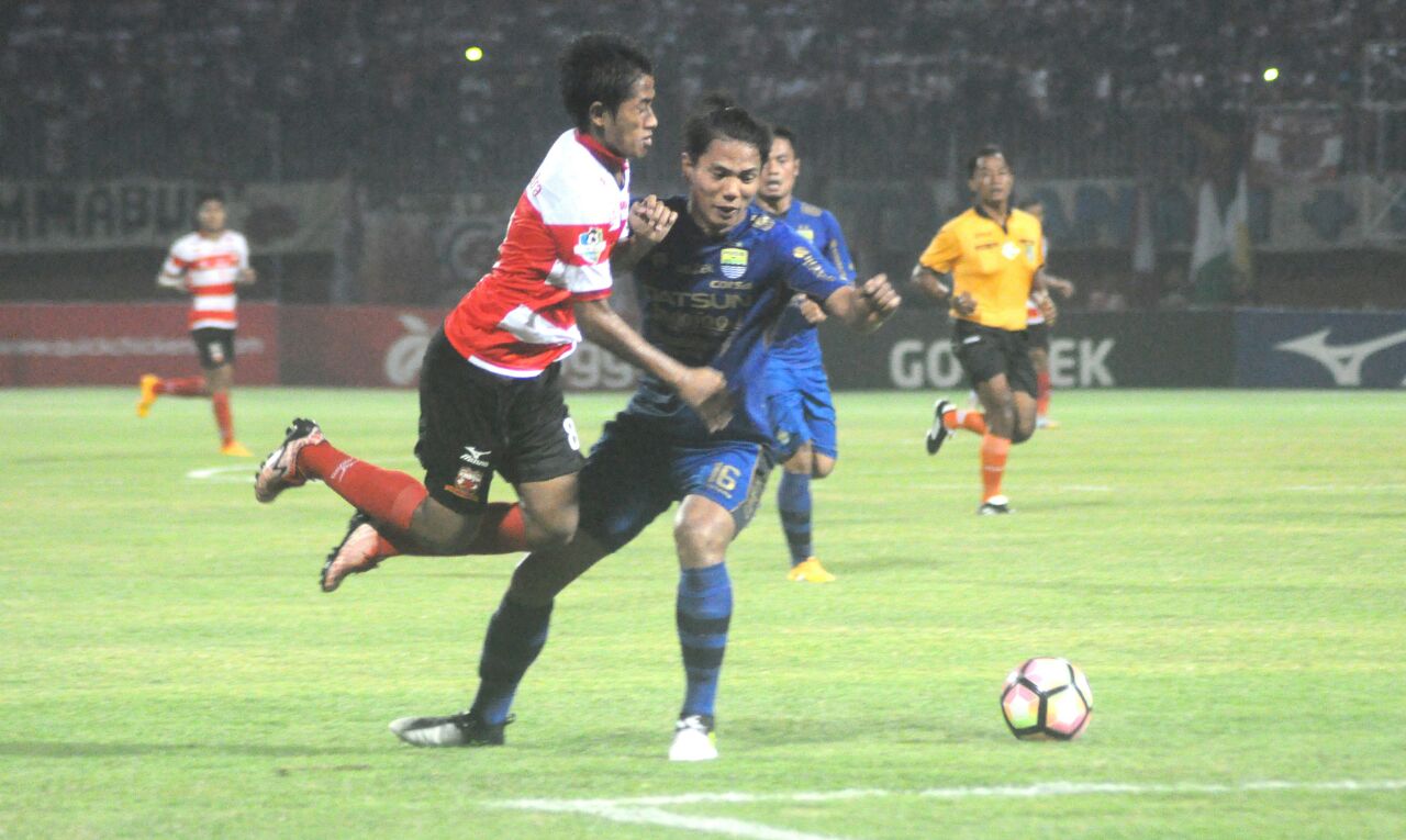 Madura United Kalahkan Persib Bandung 3-1