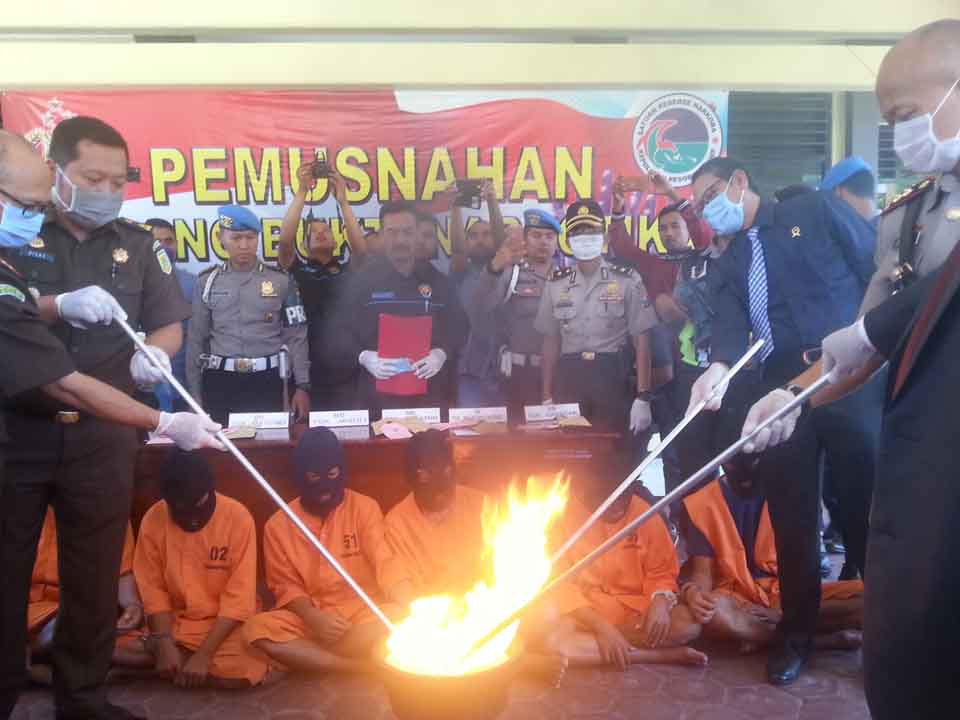 Polres Sumenep Musnahkan Narkoba di Depan Tersangka