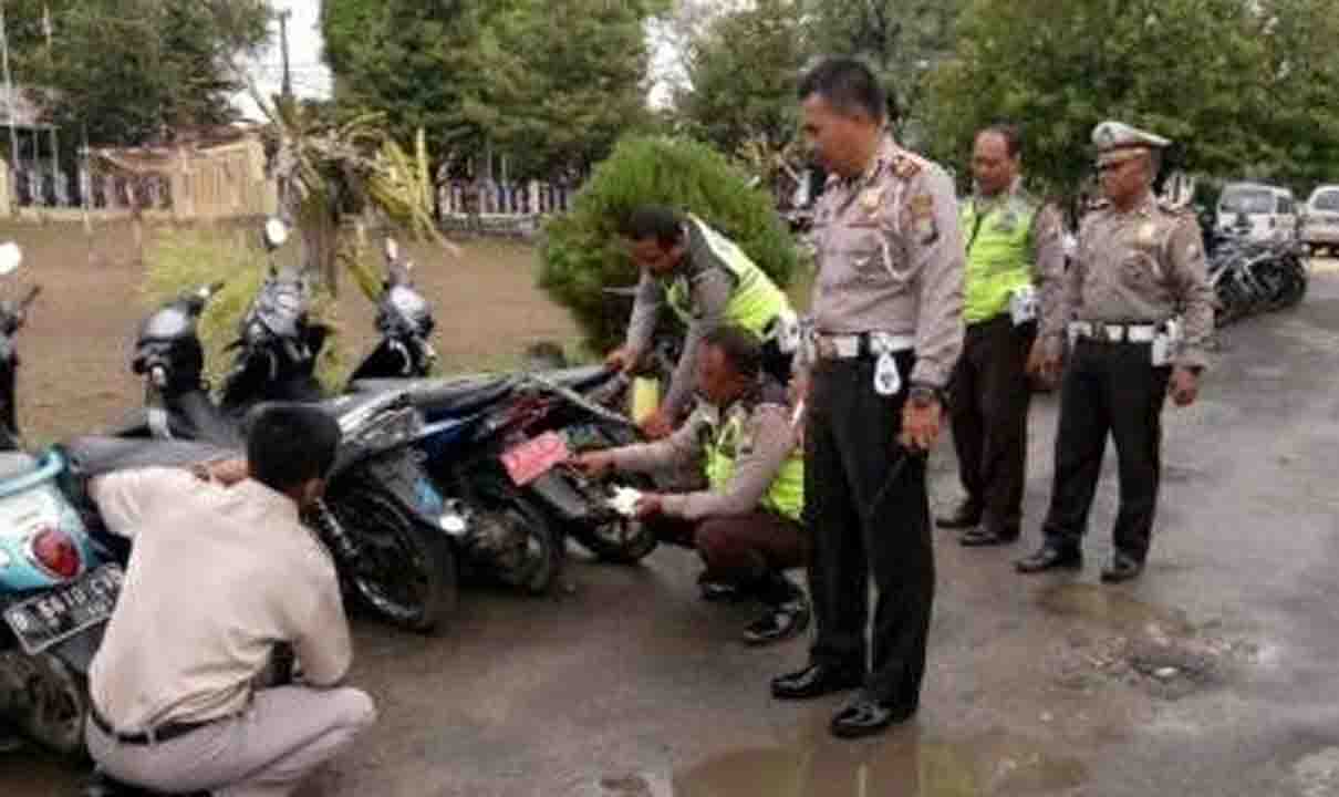 Tak Bayar Pajak, Kendaraan Pemerintah Disita Polisi