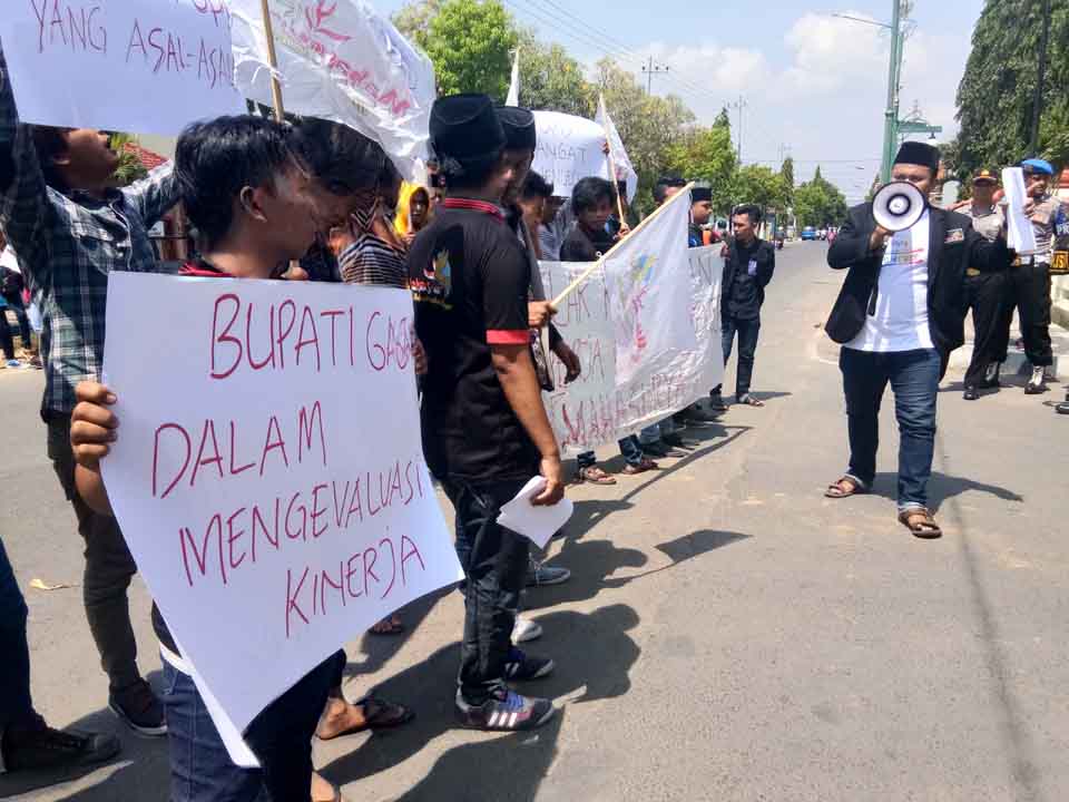 Delapan OPD Ini Dapat Catatan Merah dari Mahasiswa