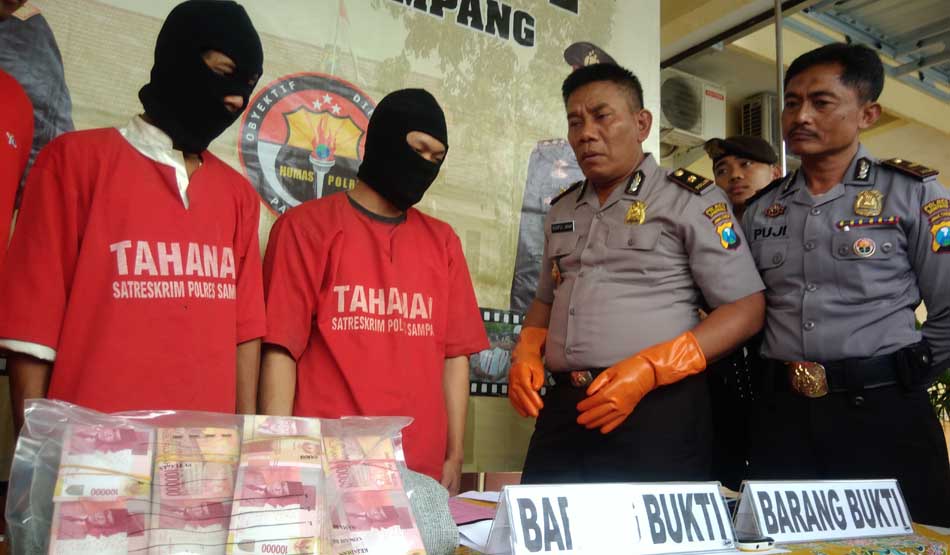 Dua Orang Pengganda Uang asal Jabar dan Bangkalan Diringkus di Sampang