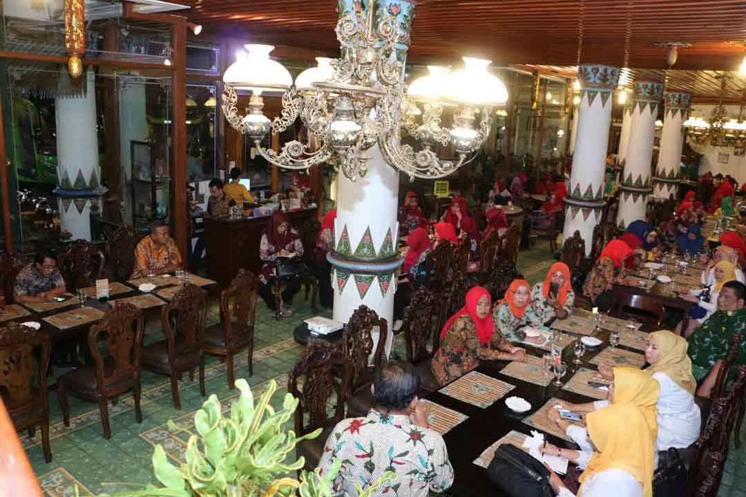 Evaluasi Kunjungan Kerja PKK Berlangsung Hingga Dini Hari