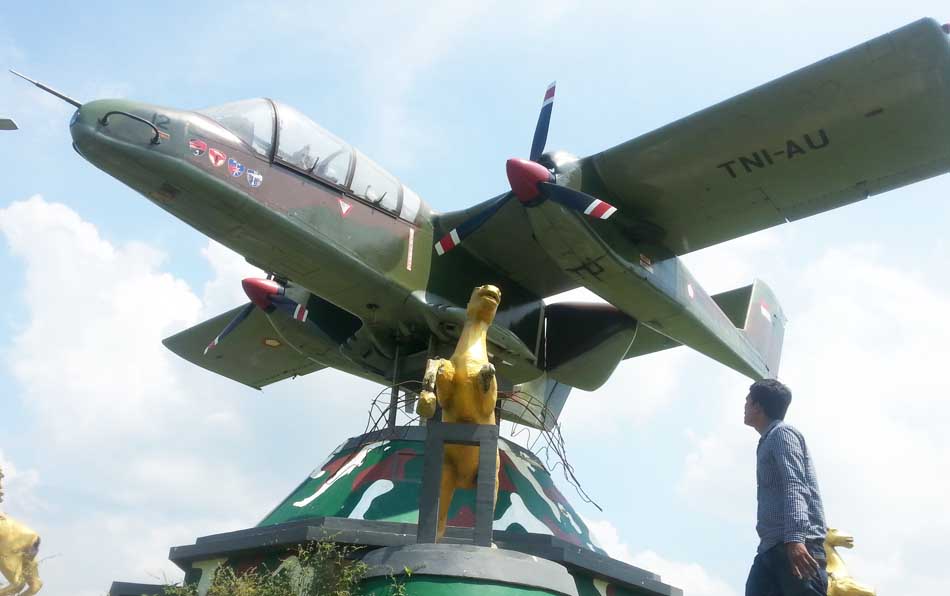 Monumen Halim Perdana Kusuma Tak Terawat