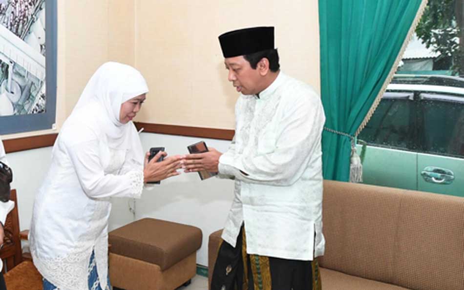 Perang Saraf Pilgub Jatim, Khofifah Bareng Romahurmuziy Hadiri Istigasah