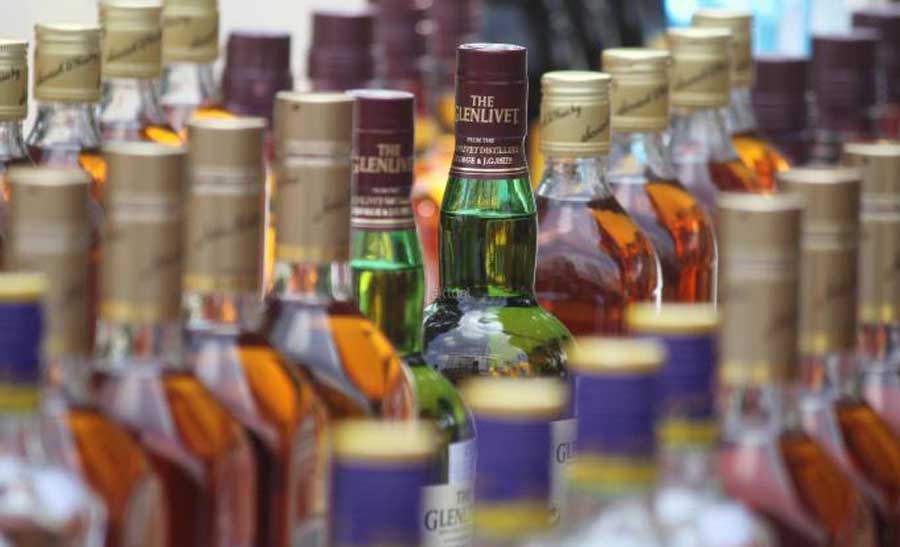 Jelang Ramadan, Ribuan Botol Miras Dimusnahkan