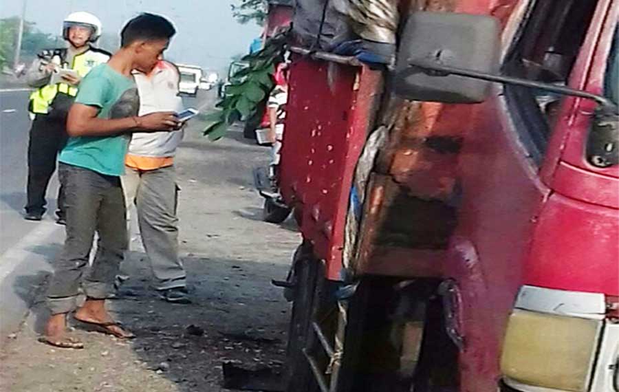 Motor Tabrak Truk Mogok, 3 Orang Tewas