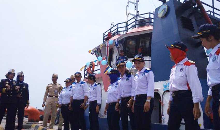 Ternyata, Seluruh Kru di Kapal ini Wanita