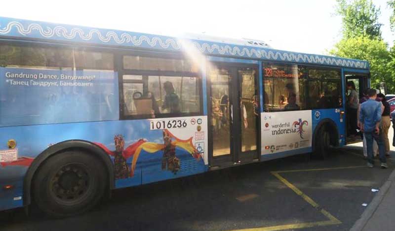 Bus Bergambar Gandrung dan Kawah Ijen Ada di Piala Dunia