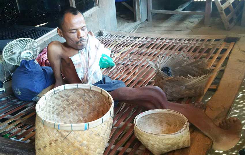 Tak Tersentuh Pemerintah, Pria Tunadaksa ini Tetap Berkarya
