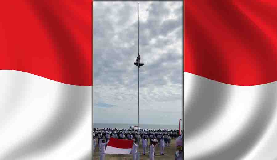 Hebat! Tali Bendera Putus, Anak SMP di NTT ini Spontan Panjat Tiang