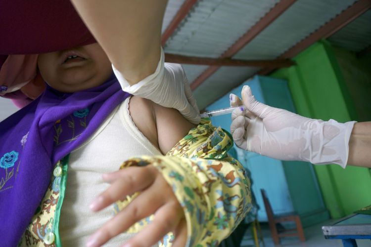 Fatwa MUI tentang Vaksin MR: Mengandung Babi, tapi Mubah jika Darurat