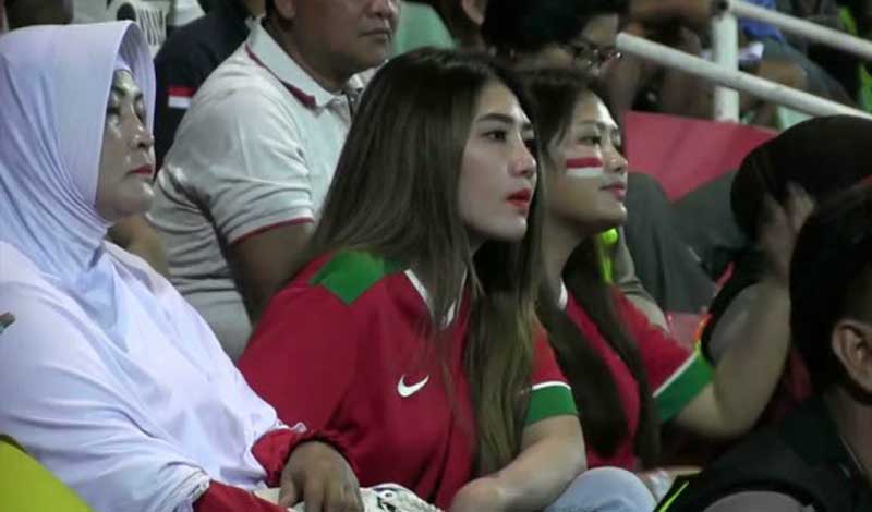 Dikabarkan Pingsan, Via Vallen Ternyata Nonton Pertandingan Final U-16