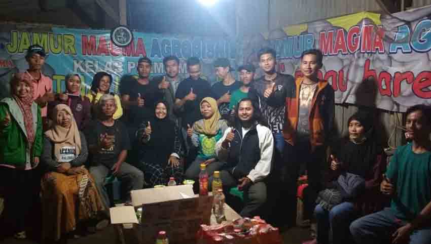 Peserta Budidaya Jamur WMS Magang Satu Minggu di Malang