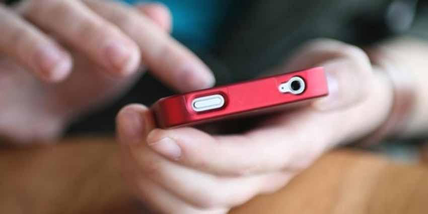 Yang Bisa Setahun Tanpa “Smartphone” Akan Diberi Rp 1,4 M