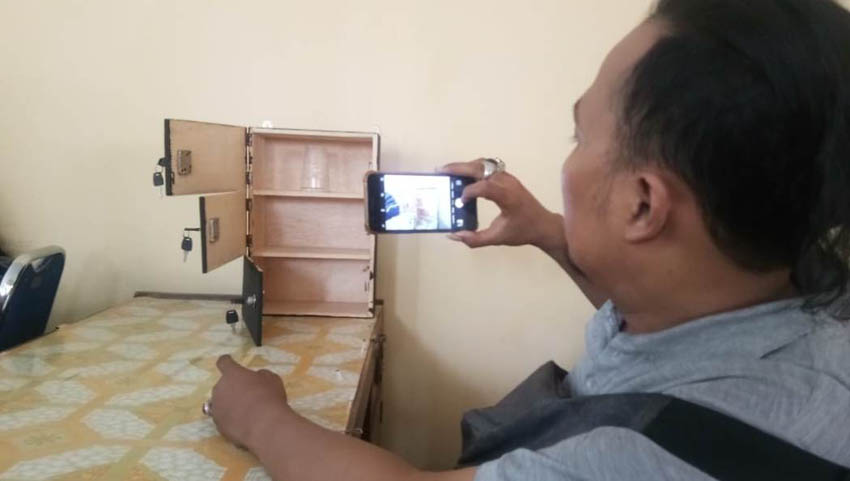 Kadis Perikanan Larang Jurnalis Bawa Ponsel saat Liputan, Kok Bisa?
