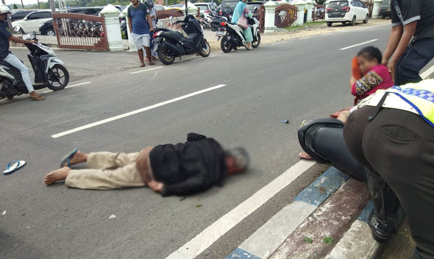 Diduga Kurang Hati-hati, Dua Pengendara Motor di Pamekasan Terlibat Tabrakan