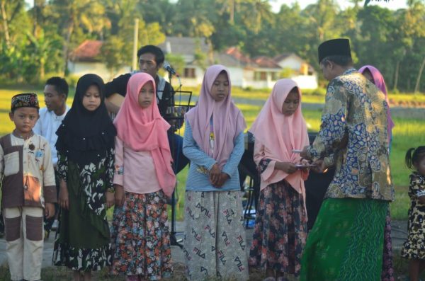 Ngabuburit Ala ‘Kreasi Anak Negeri’, Bagi-bagi Takjil dan Santuni Anak Yatim