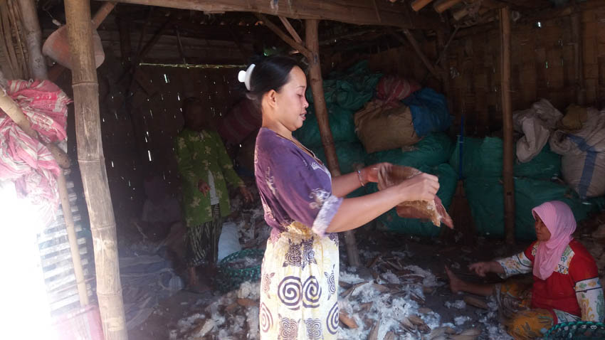 Nasib Pengrajin Kasur Tradisional di Bangkalan dalam Bayang-bayang Spring Bed