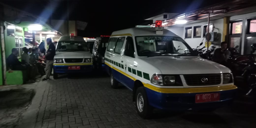 Gunakan 17 Ambulance, Jenazah Korban Perahu Tenggelam Dipulangkan ke Rumah Duka