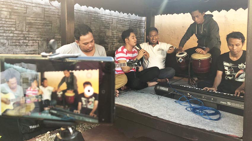 Seru! Irwan DA2 Akustikan bersama Wabup Sumenep di Gazebo