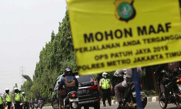 Selesai Diperiksa, Polisi Tendang Pemotor ini Bakal Disidang