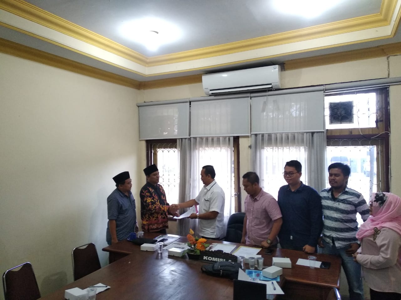 Tolak Pembebasan Lahan di Kawasan Kaki Suramadu, Sejumlah Warga Sekarbunguh Datangi Komisi A DPRD Bangkalan