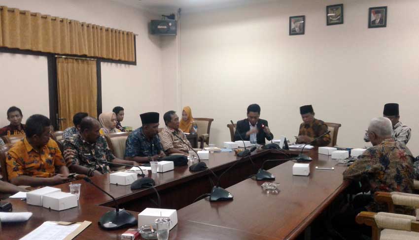 Komisi I DPRD Sampang Tolak Bahas ADK, Camat dan Lurah “Diusir” dari Ruang Rapat