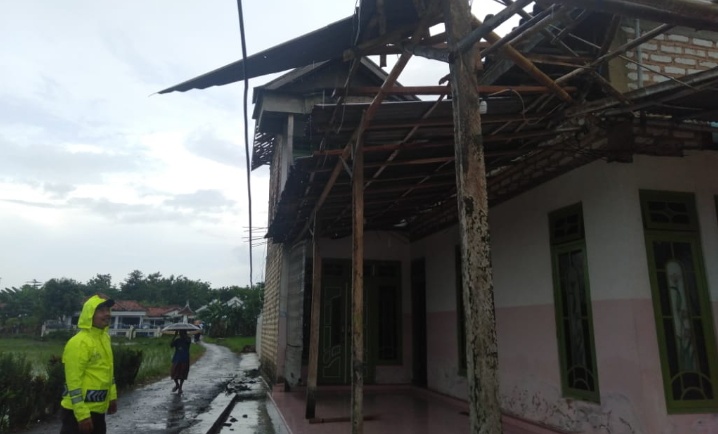 Lagi, Angin Puting Beliung Terjadi di Sumenep