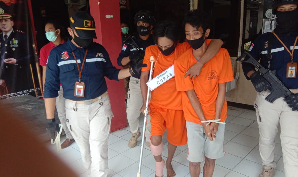 Coba Melarikan Diri, Tiga Pencuri Motor di Bangkalan Ditembak Bagian Kaki