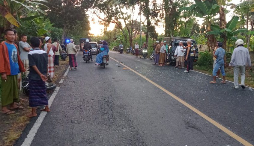 Hilang Kendali, Pengendara Kawasaki Kaze Hantam Mobil Pikap