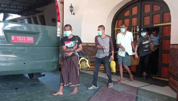 Napi Bandar Narkoba Kelas Kakap yang di Pindah ke Nusakambangan Diborgol dengan Rantai