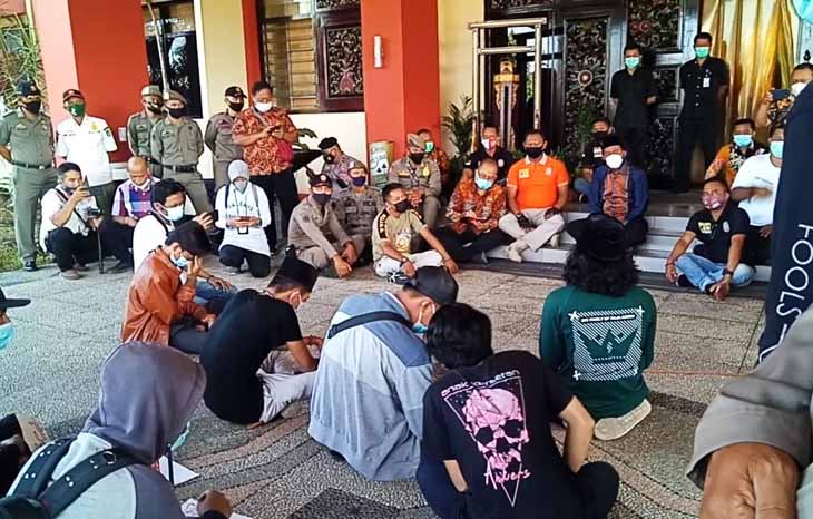 Mahasiswa Sampaikan ‘Catatan Merah’ Sejumlah OPD kepada Bupati Sumenep