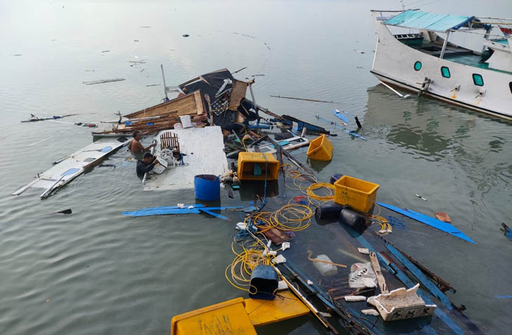 Diduga Gegara Tabung Gas Meledak, Perahu Nelayan di Raas Hancur