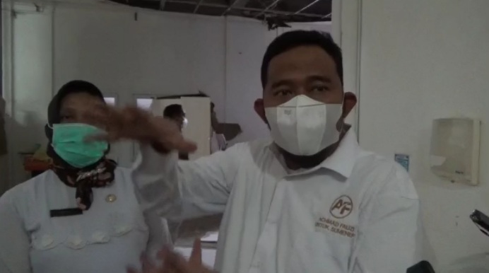 Bupati Sumenep Minta Ambrolnya Plafon Ruangan RSUD dr. H. Moh. Anwar Dijadikan Pelajaran