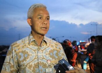 Ganjar Pranowo Legowo Terima Kritikan Pedas Trimedya Panjaitan